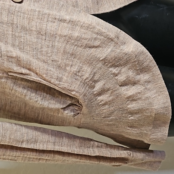 BCBG MAXAZRIA Tan Beige Wool Ruffle Cardigan Sweater Sz. XS - Picture 4 of 12